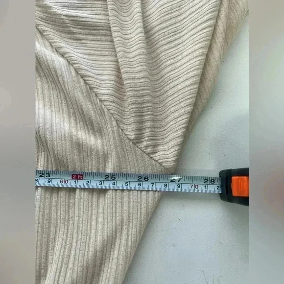 gimmick by‎ Bke Crotchet V-Neckline  long sleeves Boho Top Sz L - Picture 11 of 11